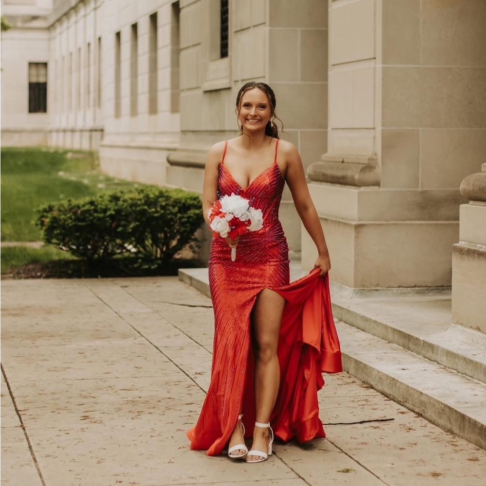 RED SHERRI HILL PROM DRESS